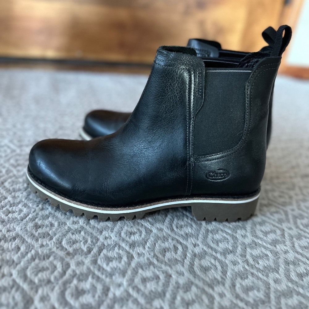 Chaco Women's Chelsea boots - black size 9
